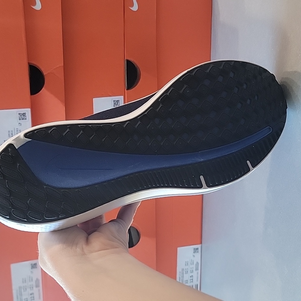 MEN'S NIKE WINFLO 10 RUNNING SHOES - Picture 2 of 7